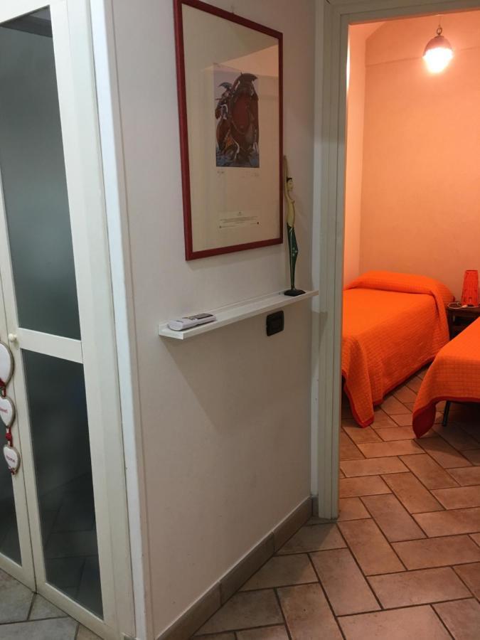 Appia Park Apartament 10 Min Dal Colosseo Lägenhet *